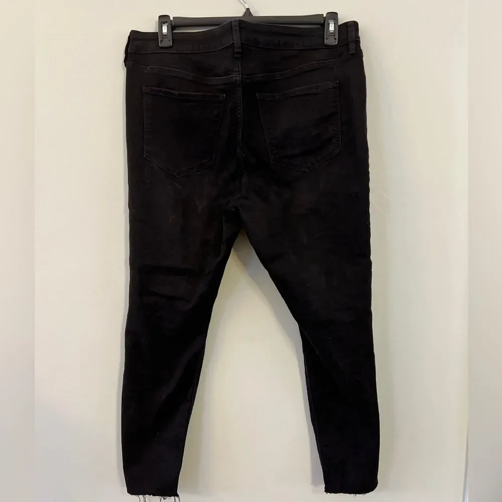 Old Navy Women’s 14 Distressed Black Ankle Jeans